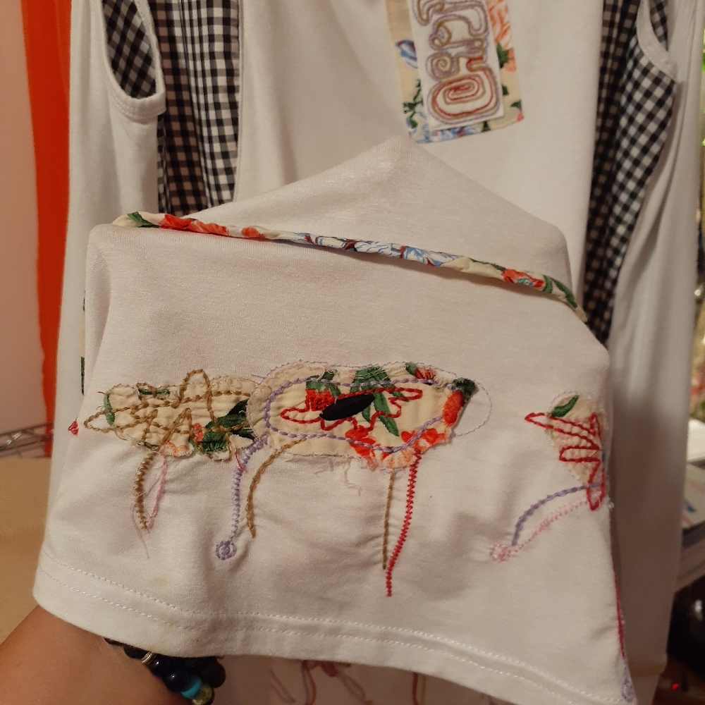 Top/Blouse/Tunic - Picture 7 of 10